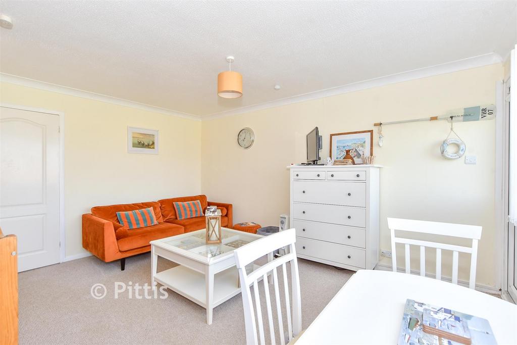 Lounge/ Kitchen
