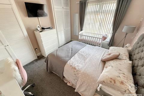 71 Glebe Street, Shaw, Oldham, OL2 7SF