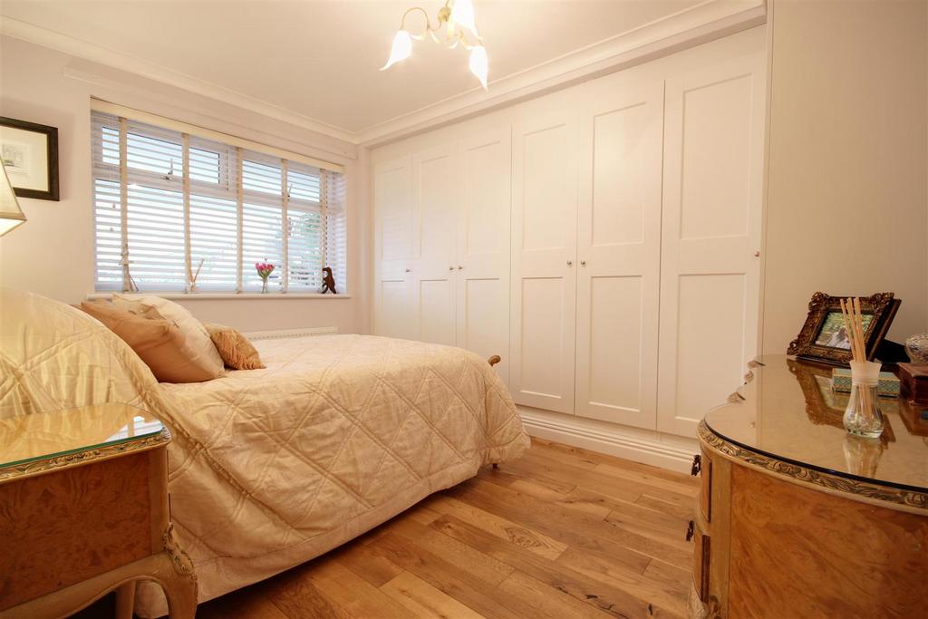 Bedroom 1 (rear)