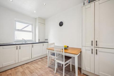 2 bedroom flat for sale, Goldhawk Road, London W12