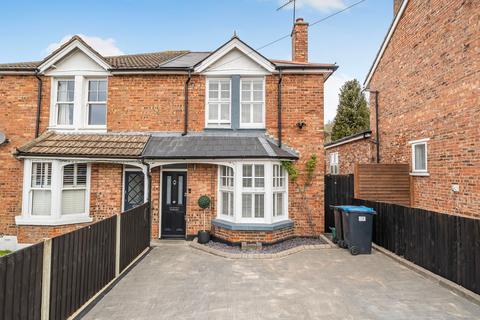 19 Maple Road, Whyteleafe, CR3 0ET