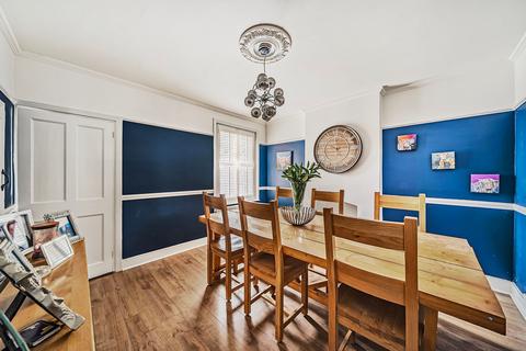 19 Maple Road, Whyteleafe, CR3 0ET