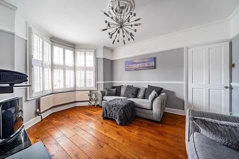 19 Maple Road, Whyteleafe, CR3 0ET