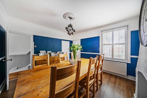 19 Maple Road, Whyteleafe, CR3 0ET