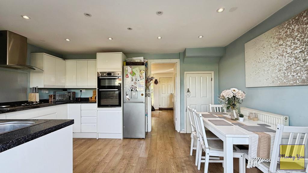 Kitchen/ dining room