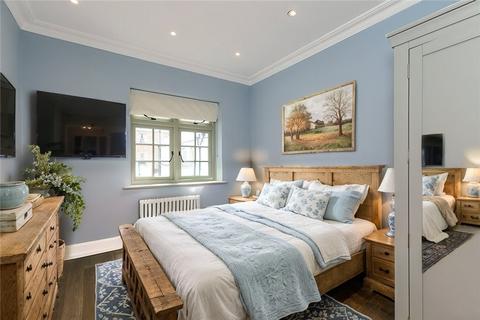 14 Hesper Mews, London, SW5 0HH