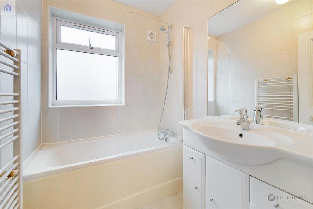 6 Bathroom-0.jpg