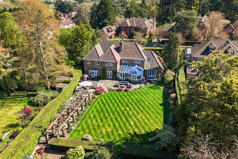 11 Hillcrest Waye, Gerrards Cross, SL9 8DN