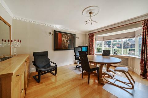 11 Hillcrest Waye, Gerrards Cross, SL9 8DN