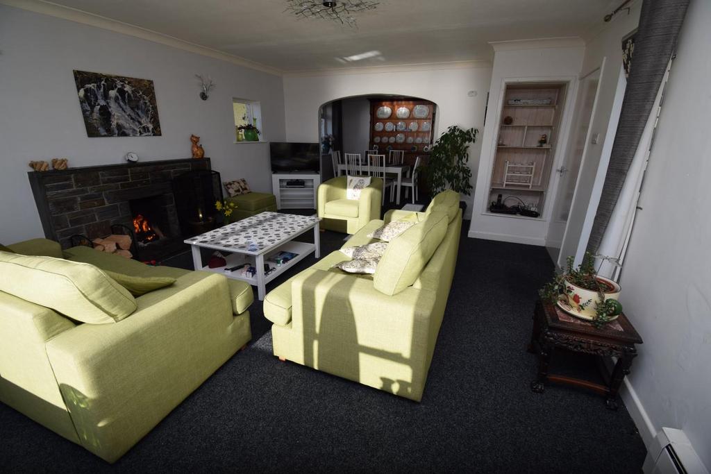 Living Room 2.JPG