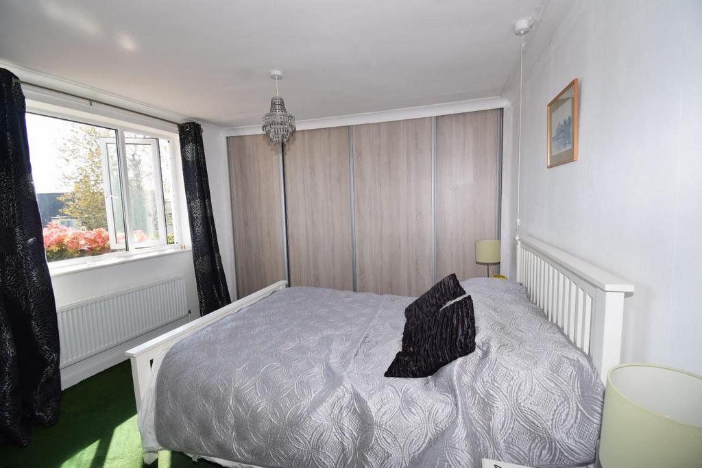 Bedroom 1.JPG