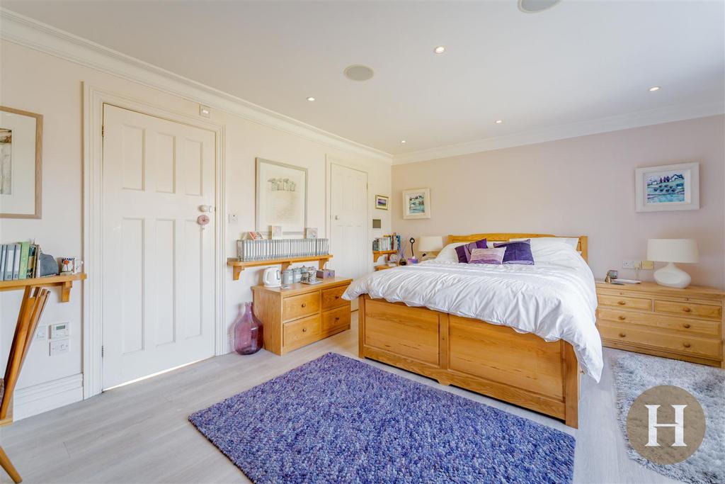 Hadleigh Estate Agents-45.jpg