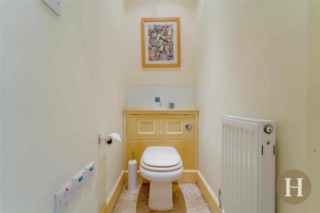 Hadleigh Estate Agents-34.jpg