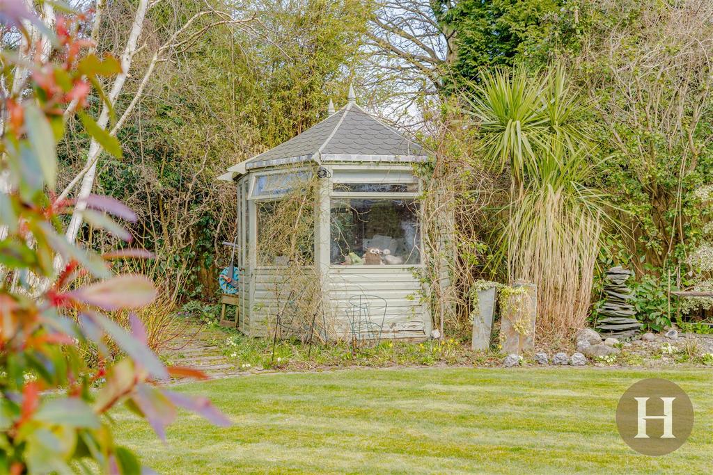 Hadleigh Estate Agents-66.jpg