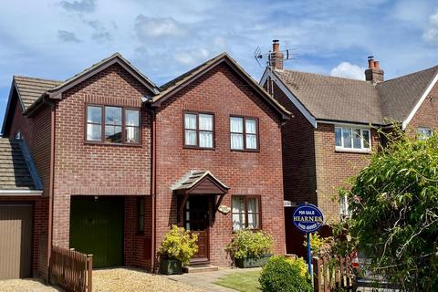3 bedroom cottage for sale, TOWN CENTRE LOCATION, Ringwood, BH24 1LD