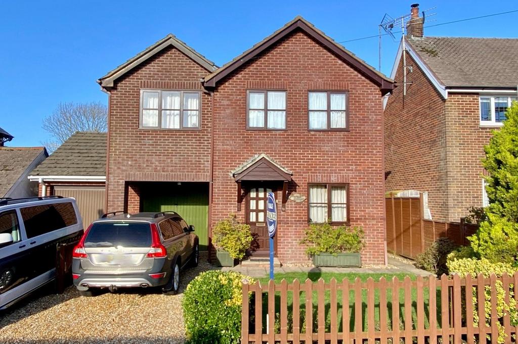 3 bedroom Detached House for Sale