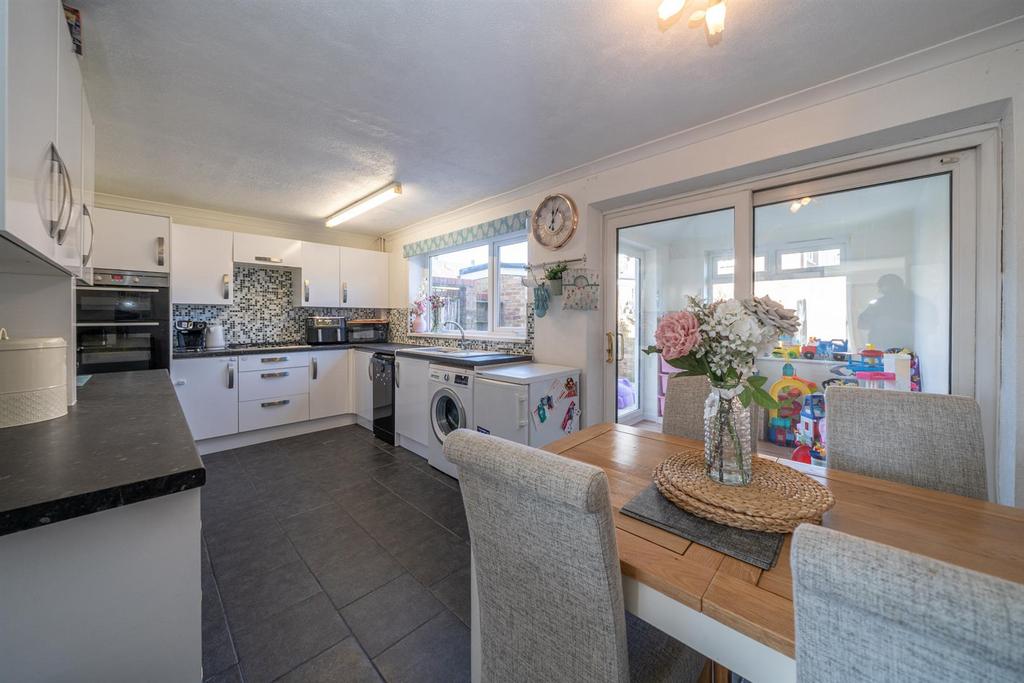 11-Peartree-Road-07066.jpg