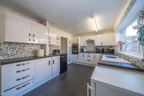 11 Peartree Road, Hemel Hempstead, HP1 3QN
