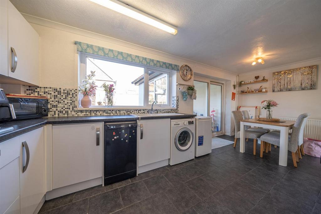11-Peartree-Road-07056.jpg