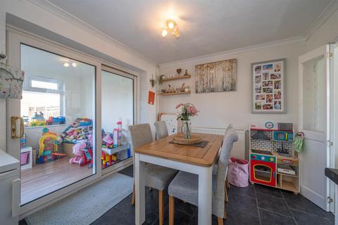 11 Peartree Road, Hemel Hempstead, HP1 3QN