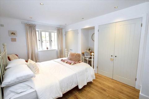 Woodland View Griggs Green, Liphook, GU30 7PD