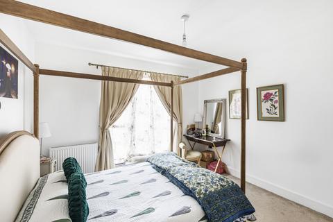 8 Overlord Close, Uxbridge, UB10 0TU