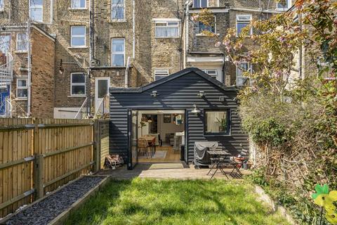 53a Median Road, London, E5 0PJ