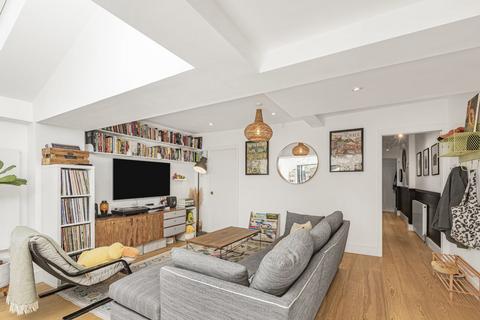 53a Median Road, London, E5 0PJ