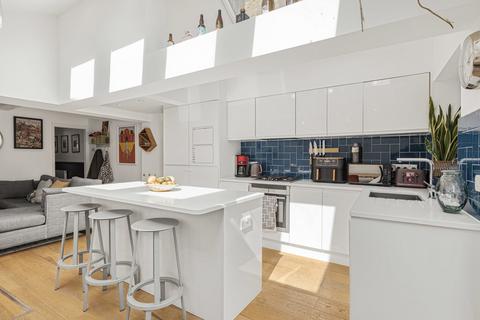 53a Median Road, London, E5 0PJ