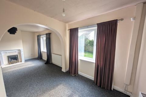 2 bedroom end of terrace house to rent, Hill Close, Baildon, Shipley, BD17