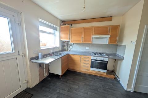 2 bedroom end of terrace house to rent, Hill Close, Baildon, Shipley, BD17