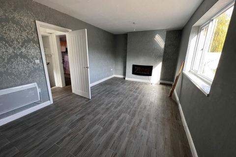 3 bedroom semi-detached house to rent, Cottingham Road, Corby