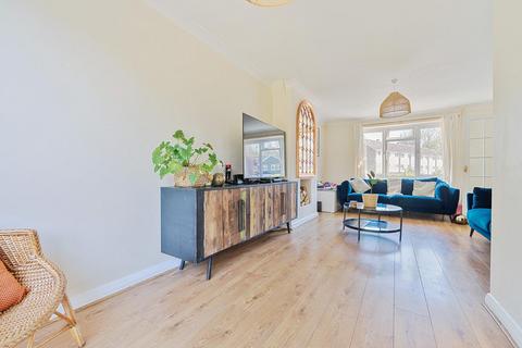 180 Mead Way, Bromley, BR2 9ET