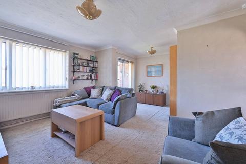 15 Clover Way, Hemel Hempstead, HP1 3EA