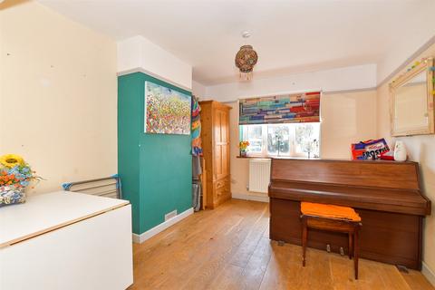35 Beach Road, Selsey, Chichester, PO20 0LT