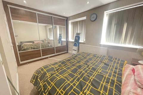 3 bedroom terraced house for sale, Sir John Court, Staines Upon Thames