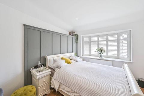 4 bedroom semi-detached house for sale, Glenwood Road, Mill Hill, London, NW7