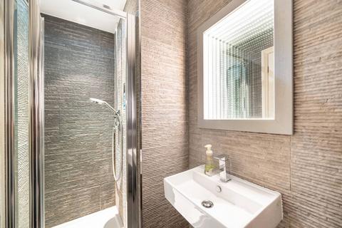 2 bedroom flat for sale, Great North Way, Mill Hill, London, NW4