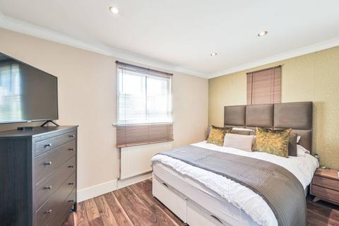 2 bedroom flat for sale, Great North Way, Mill Hill, London, NW4