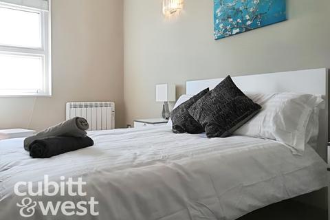 2 bedroom apartment to rent, South Parade Southsea PO4