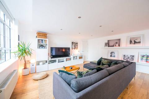 2 bedroom flat for sale, Rococco House, Princelet Street, Spitalfields, London, E1