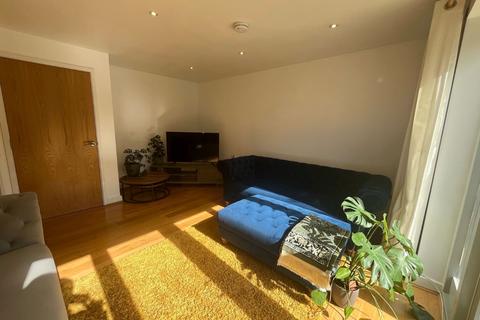 3 bedroom house to rent, Salts View, Baildon, Shipley, BD17