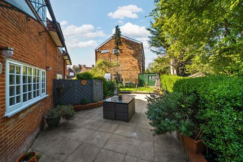 undefined, Goldsmith Lane, KINGSBURY NW9
