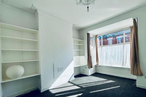 3 bedroom terraced house to rent, Eastwood Road, Balsall Heath B12