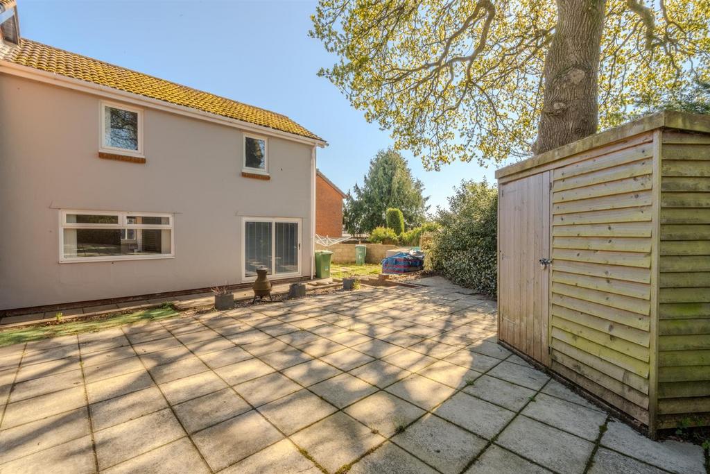 11 Greenfield Close-22.jpg