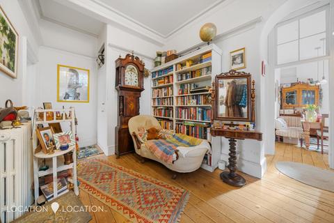 2 bedroom end of terrace house for sale, Clapton Terrace, London, E5