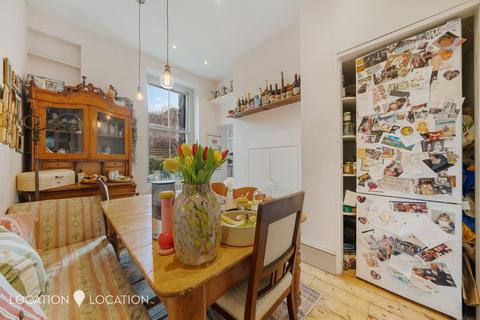 Flat 2, 17 Clapton Terrace, London, E5 9BW