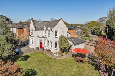 4 bedroom detached house for sale, Weydown Lane, Surrey GU2
