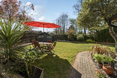 4 bedroom detached house for sale, Weydown Lane, Surrey GU2