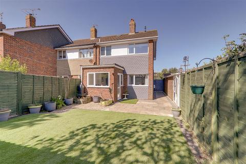3 Barn Close, Worthing, BN13 2BE